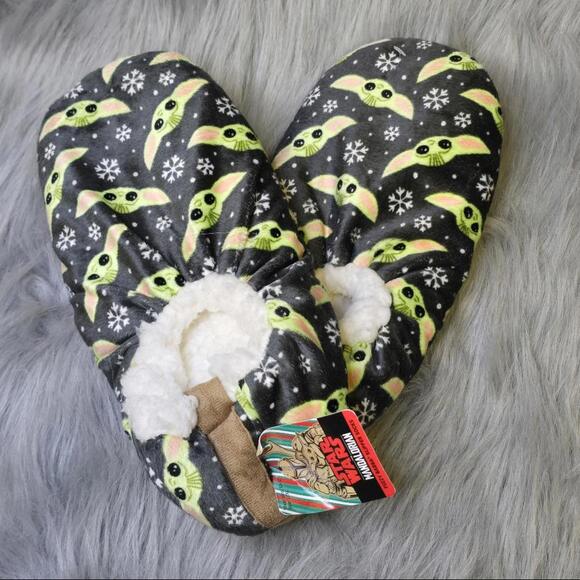 Star Wars Baby Yoda Slippers - Picture 1 of 4